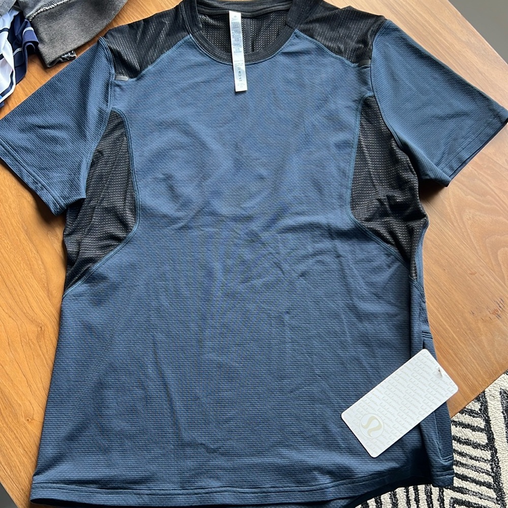 Lululemon NWT men’s shirt W/Tags-Brand New!